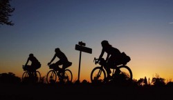 Se amenajează 160 km de trasee pentru cicloturism în județ Arad