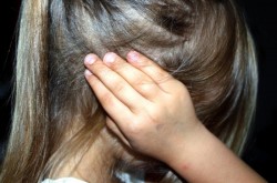 În ajun de Sfânta Marie Mică, 2 bărbați, în loc de flori, le-au cauzat suferințe consoartelor cu numele Maria

