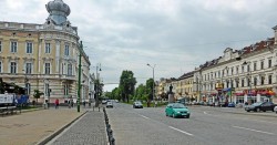 Parcări restricționate pe Bd. Revoluției între Primărie și Teatru în cursul zilei de joi, pentru refacerea marcajelor