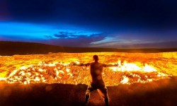 Poarta Iadului se află în Turkmenistan. Focul arde de peste 50 de ani