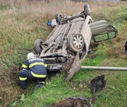 Victimă blocată în mașină în urma unui accident la ieșirea din Șiria spre Horia