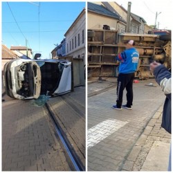 O mașină s-a răsturnat pe strada Preparandiei în urma unui accident rutier. Două victime au ajuns la spital