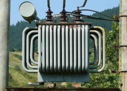Companiile Rețele Electrice cumpără transformatoare în valoare de circa 55 milioane lei pentru proiectele de modernizare a rețelei

