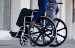 Începe distribuirea abonamentelor gratuite de parcare pentru persoanele cu dizabilități