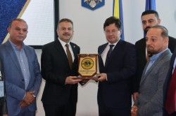 Oameni de afaceri irakieni interesați de colaborare economică cu firme arădene