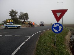 Ceața, bat-o vina! Accident cu 2 victime la intrarea în Arad dinspre Șagu