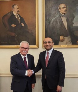 Gheorghe Seculici a participat luni, 4 noiembrie, în calitate de vicepreședinte al CCIR, la o întrevedere cu ministrul adjunct de externe al Republicii Uzbekistan, Muzaffar Madrakimov

