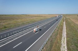 Atenție șoferi! Restricții de viteză pe autostrada A1 între Arad și Giarmata. Se execută lucrări de aplicare a marcajelor rutiere