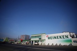 Heineken România vizează poziția de lider pe plan local. Compania a produs în 2023 peste 4.3 milioane hectolitri de bere și cidru

