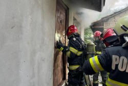 Incendiu izbucnit la o casă din municipiul Arad, pe strada Preparandiei