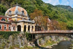 Băile Herculane, una dintre cele mai vechi stațiuni balneare din Europa, într-o st ...