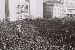 20 decembrie 1989 – Timișoara, primul oraș liber de communism din România. Soldații au fraternizat cu manifestanții


