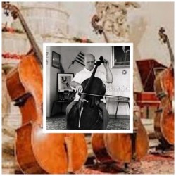 În 29 decembrie este Ziua Internațională a Violoncelului. În această zi s-a născut în urmă cu 148 de ani renumitul muzician Pablos Casals