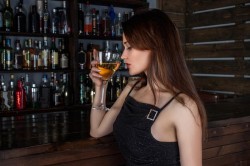Ce cantitate de alcool este „sigură și bună” pentru sănătate? Cât alcool este „prea mult”