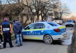 Cadavrul unei femei și al fiului acesteia, găsite într-o casă din Adoni. Posibil, dublă crimă sau crimă urmată de sinucidere 