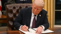 Trump şi-a început prima zi de mandat cu o demonstraţie de forţă executivă. Ce decrete a semnat 