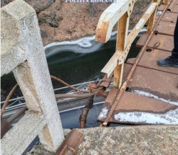 Tragedie evitată pe calea ferată! Indivizi reținuți pentru furtul unor cabluri CFR