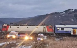 Accident mortal pe calea ferată: un bărbat și-a pierdut viața după ce a fost lovit de tren. Traficul feroviar a fost oprit