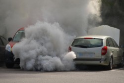 Se reintroduce taxa auto pentru mașinile poluante. Peste 8 milioane de autovehicule vizate