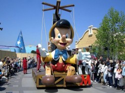 23 februarie – Ziua lui Pinocchio. Scurtă istorie a îndrăgitului personaj