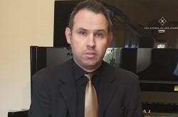 Profesor de liceu arestat pentru că a violat în repetate rânduri un elev de 13 ani. Îi dădea meditații la engleză