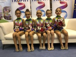 Gimnastica ritmică din Arad are viitor. Alenia Biringer și Antonia Stănescu vor să fie arbitre