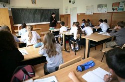 Start la Simularea Evaluării Naționale pentru elevii de clasa a 8 -a.  Notele se trec în catalog doar la cerere