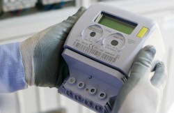 Rețele Electrice România atinge pragul de 2 milioane de contoare inteligente până la finalul anului. Calendarul instalărilor pentru județul Arad