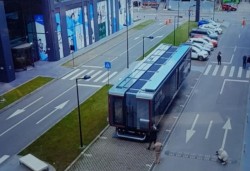 BCR a lansat prima bancă mobilă 100% electrică, care va oferi servicii bancare în 24 de sate şi oraşe mici