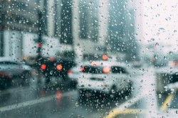 Avertizare meteo de ploi și vânt puternic în vestul țării