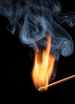 Crimă oribilă! O femeie a murit după ce a fost incendiată de soț