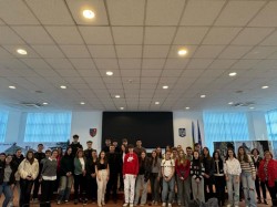 Elevii de la Centrul Județean de Excelență Arad, invitați de Sergiu Bîlcea la Consiliul Județean Arad