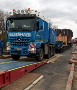 Mastodontul de 530 de tone cu destinația Mintia a ajuns la Conop. Restricții de circulație pe DN 7 și autostrada A1
