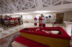 Funeraliile Papei Francisc vor avea loc sâmbătă, 26 aprilie. Vor participa liderii lumii, în frunte cu Donald Trump. Italia a proclamat doliu national pentru 5 zile