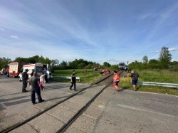 Tragedie cumplită pe calea ferată. Doi soți au fost omorâți de tren. A fost solicitat elicopterul SMURD de la Arad
