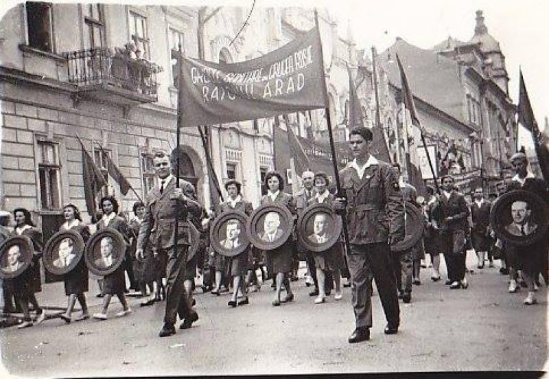 1 Mai muncitoresc! Cum se distrau românii în comunism. Ce făceau arădenii de Ziua Muncii. Cum erau micii și berea pe vremea lui Ceaușescu