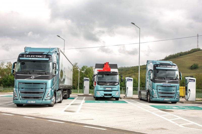 OMV Petrom a inaugurat cel mai mare hub de încărcare electrică din România