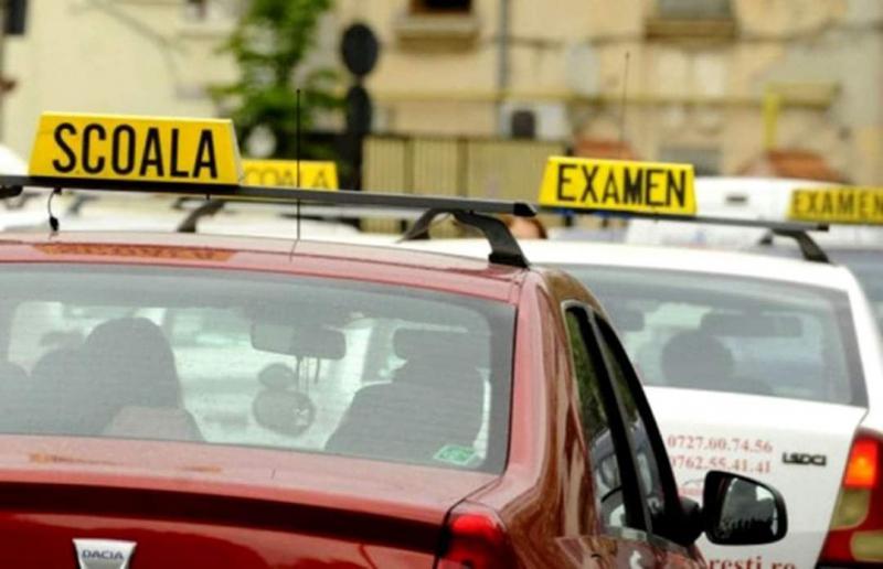 Proba practică pentru obținerea permisului categoria B va putea fi susținută în zilele de sâmbătă, 14 și 28 iunie 2025
 
