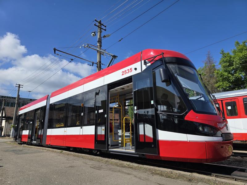 Încep lucrările de reabilitare a liniei de tramvai în tot cartierul Micălaca, iar circulația tramvaielor se suspendă pe pe o perioadă de 2 ani începând din 2 iunie