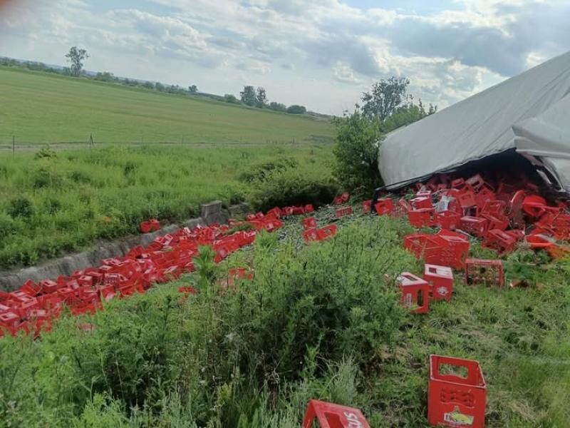 Atenție șoferi! TIR răsturnat pe autotsrada A1 Nădlac – Sibiu. Traficul este îngreunat

