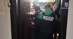 Percheziții domiciliare la 22 de adrese din județul Arad ale mai multor suspecți de trafic de droguri. Șapte persoane au fost reținute

