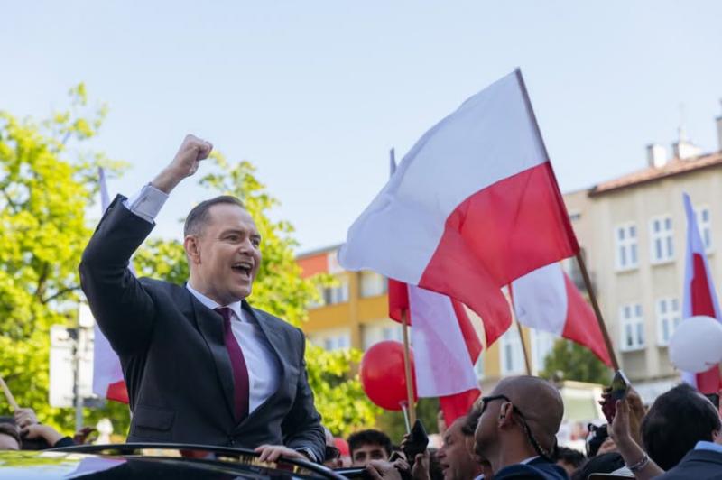 Conservatorul Karol Nawrocki a câștigat alegerile prezidențiale din Polonia, după o noapte albă cu rezultatul întors dramatic

