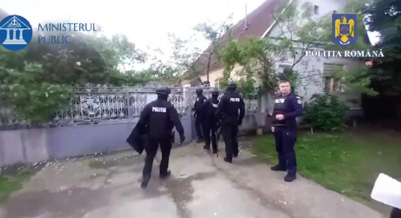 47 de percheziții în județul Arad într-un dosar de nerespectarea regimului armelor și munițiilor


