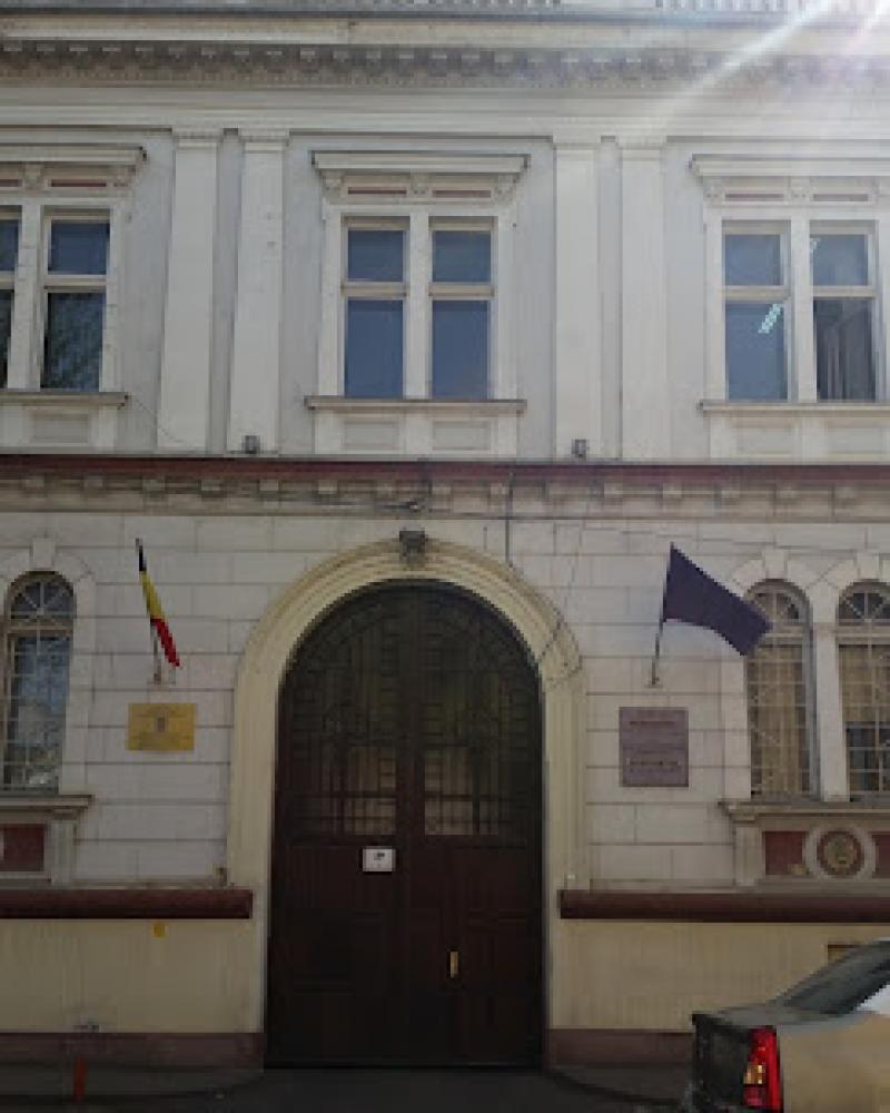 Doi polițiști de frontieră de la Turnu arestați pentru că au furat 7.500 de pachete de țigări Marlboro nemarcate fiscal