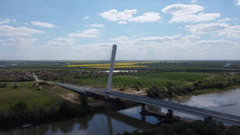 Constructorul noului pod peste râul Mureş amendat de ISC pentru nereguli, însă noi așteptăm soluțiile de remediere, amenda nu deschide circulația pe pod