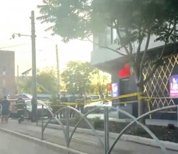 O fetiță de doi ani a murit, luni seară, după ce a căzut de la etajul 11 al unui bloc în timp ce se juca alături de bunicul ei