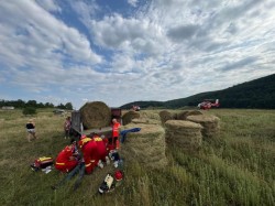 Tragedie la munca câmpului: Un bărbat a murit strivit sub un balot de paie