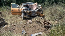 Accident mortal! O femeie a murit după ce s-a izbit cu mașina de un copac