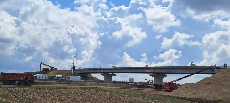 Drumul de legătură dintre autostrada A1 și DN 69 Arad – Timișoara se apropie de finalizare. Au început lucrări de racordare a autostrăzii cu drumul de legătură