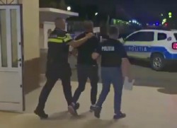 Atenție arădeni! Hoții acționează în Gara Arad! Portofel furat în plină zi. Autorul, prins și reținut de polițiști